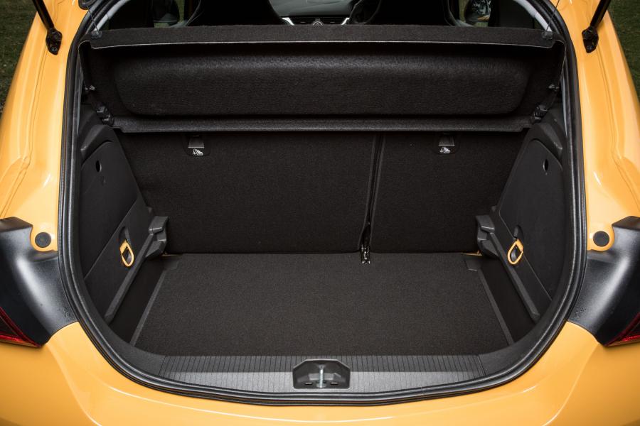 Багажник Vauxhall Corsa GSi (E) 2018 года  (фото 19 из 26)